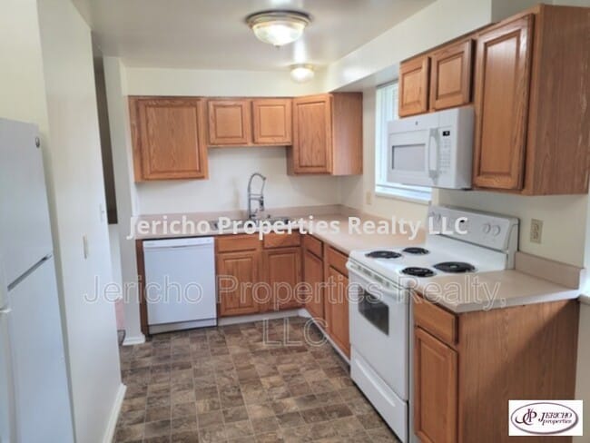 Building Photo - 1233 Miller St