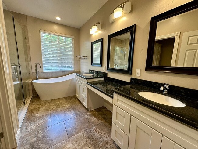 Building Photo - 565 Eden Ct