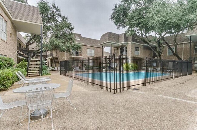 Building Photo - 4438 Harlanwood Dr