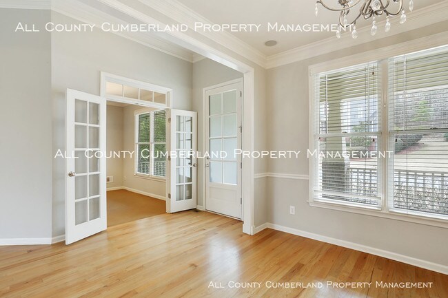 Building Photo - BEAUTIFUL MABLETON HOME!!!!