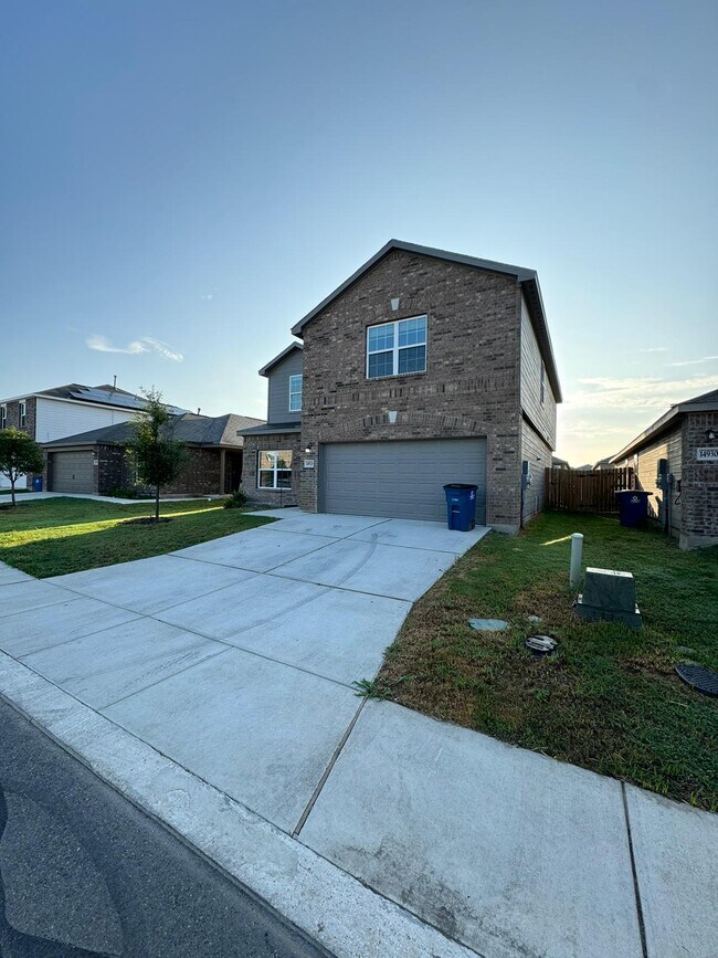 Foto del edificio - 14926 Harbor Lndg