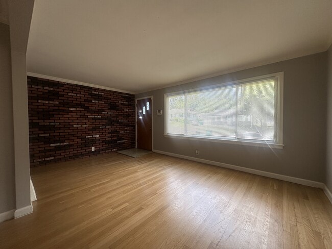 Building Photo - 1426 Comet Dr