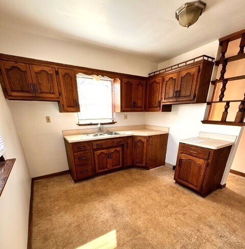Foto del edificio - 1325 Russet St