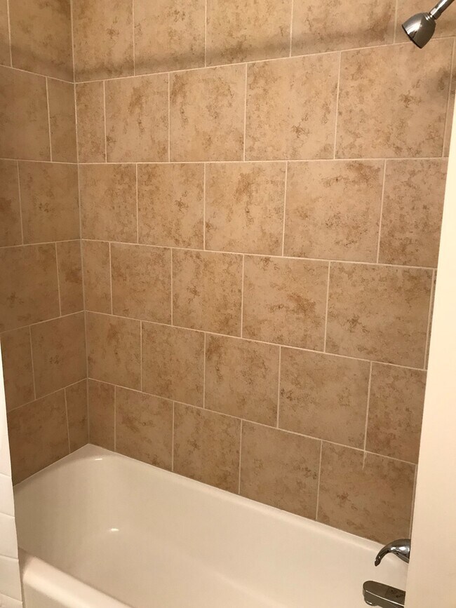 Building Photo - Beautiful Remodeled Two Bedroom House Near...