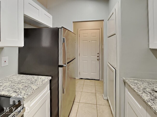 Foto del edificio - 1134 Hemlock Dr