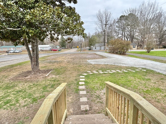 Building Photo - 6221 Jacksonville Cutoff Rd