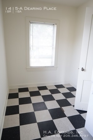 Building Photo - 1415 Dearing Pl