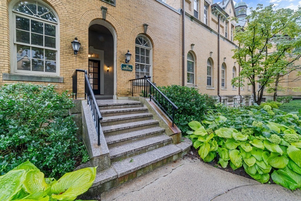 60 Glenmore Ave Unit 1, Brooklyn, NY 11212 Apartments in Brooklyn, NY