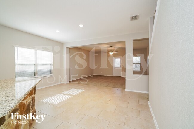 Foto del edificio - 500 Stonebrook Dr