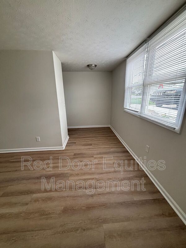 Foto del edificio - 709 W 6th Ave