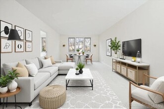 Building Photo - 4 Sadore Ln