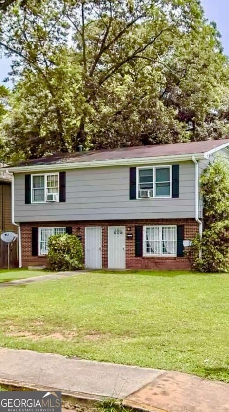 Primary Photo - 2872 Harris St