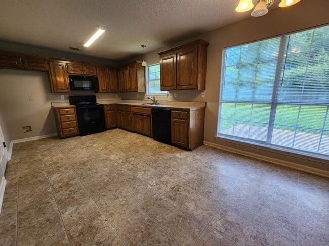 Foto del edificio - 366 Hickory Grove St