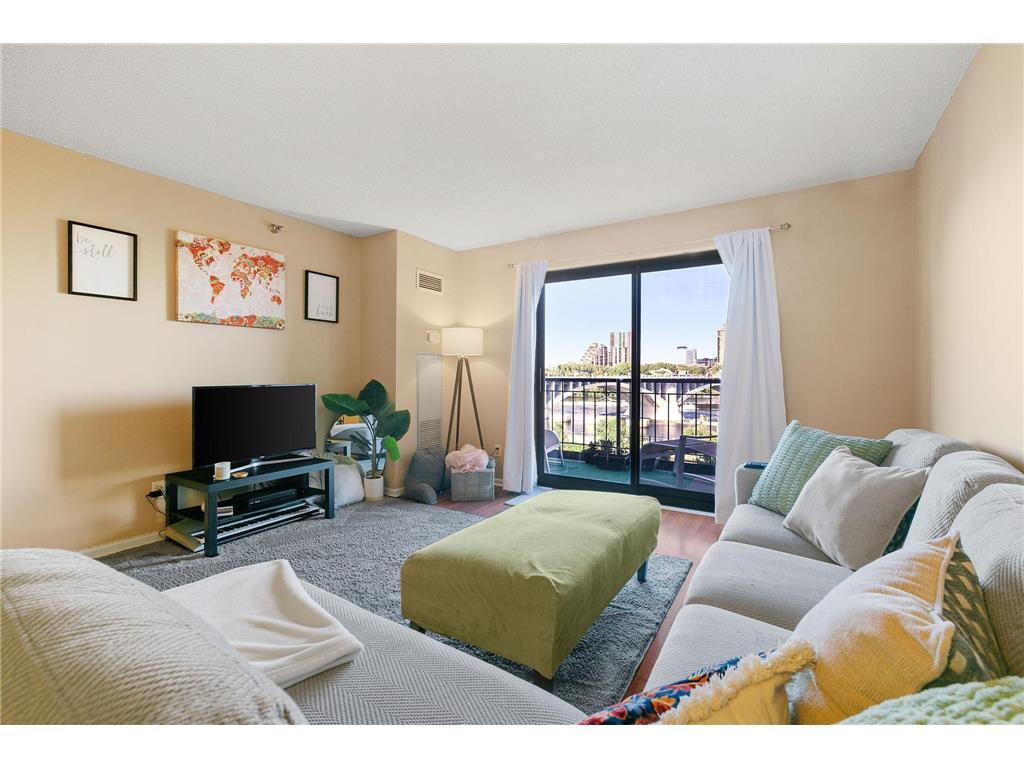 Foto principal - 401 S 1st St