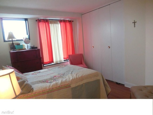 Building Photo - 7 W 110th St