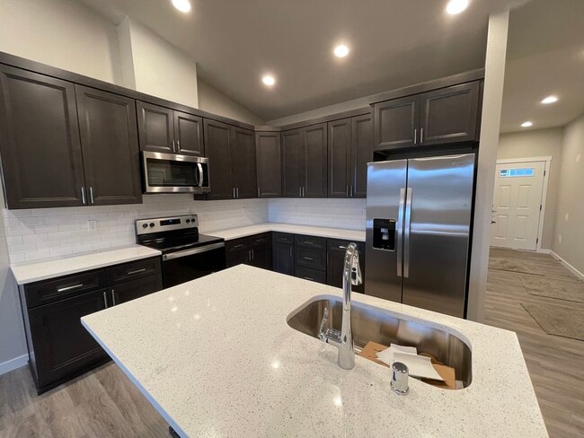 13_1800_North_Pinellas_Ave_Tarpon_Springs_FL_346894_mls - 5704 79th St W