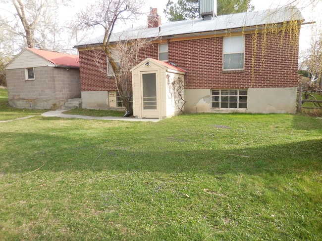 Building Photo - 977 E 5600 S