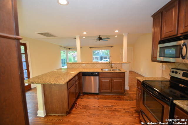 Foto del edificio - 524 Queen Anne Ct