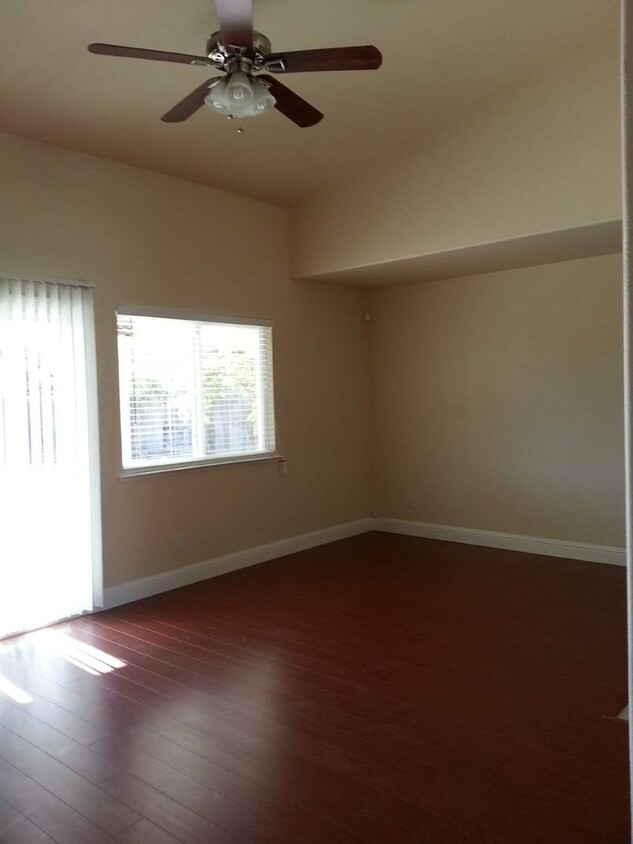 Foto principal - Great location 4 Bedrooms 3 Bathrooms