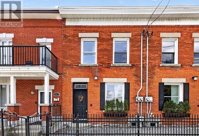 Photo du bâtiment - 380 Booth St