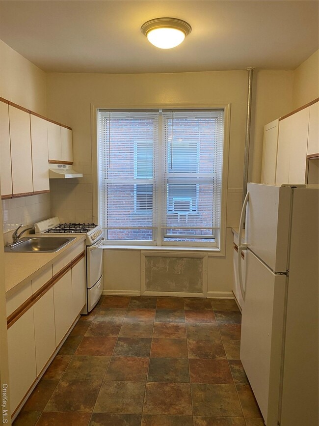 Building Photo - 22-61-61 27th St