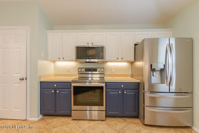 Building Photo - 13966 Sandhill Crane Dr S