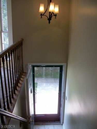 Foto del edificio - 220 Sapphire Ln