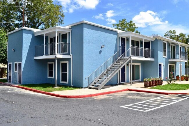 Foto del edificio - Fully Renovated 1-Bedroom Apartment in Alamo Heights ISD