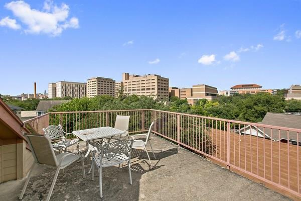 Foto del edificio - 508 Elmwood Pl