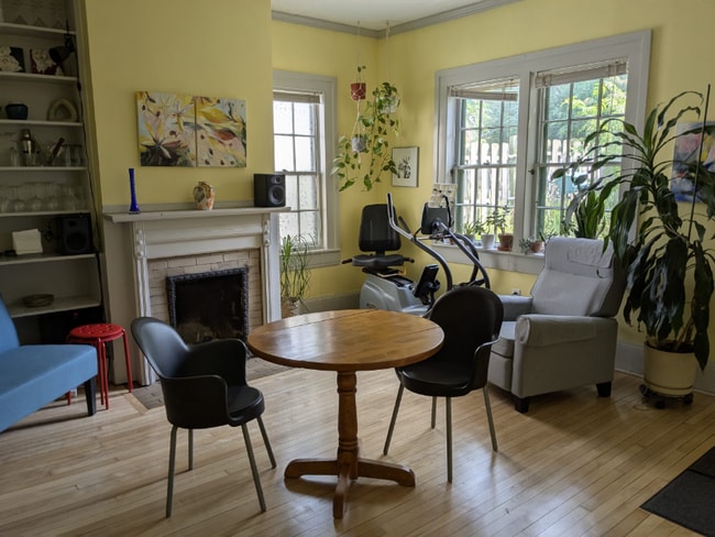 Building Photo - 506 N State St