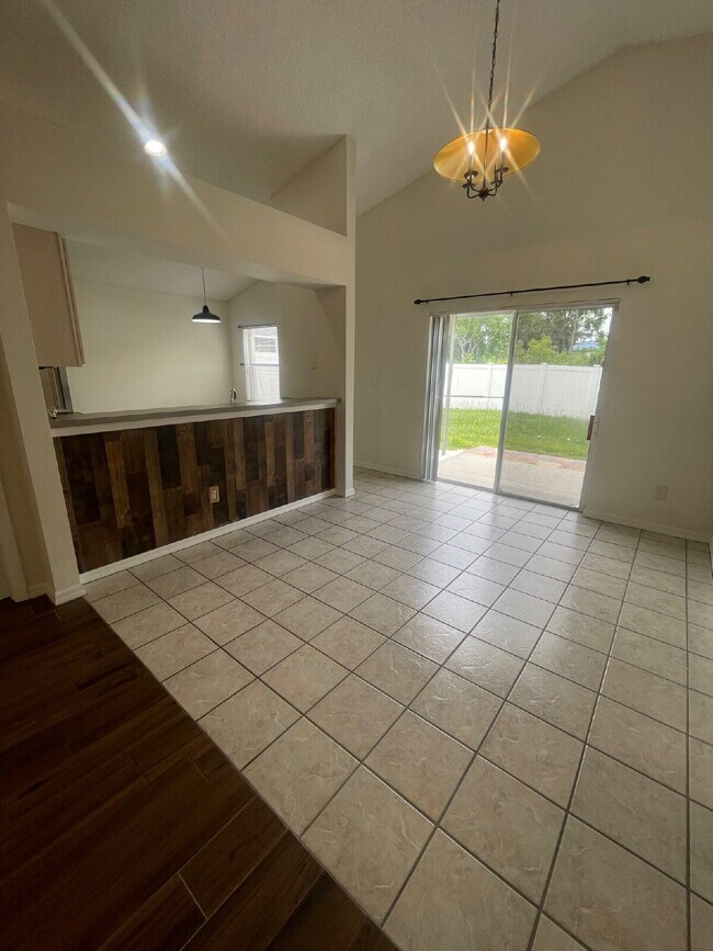 Foto del edificio - 4 Bedroom, 2 Bathroom Home in St. Cloud - Spacious 1612 Sq Ft