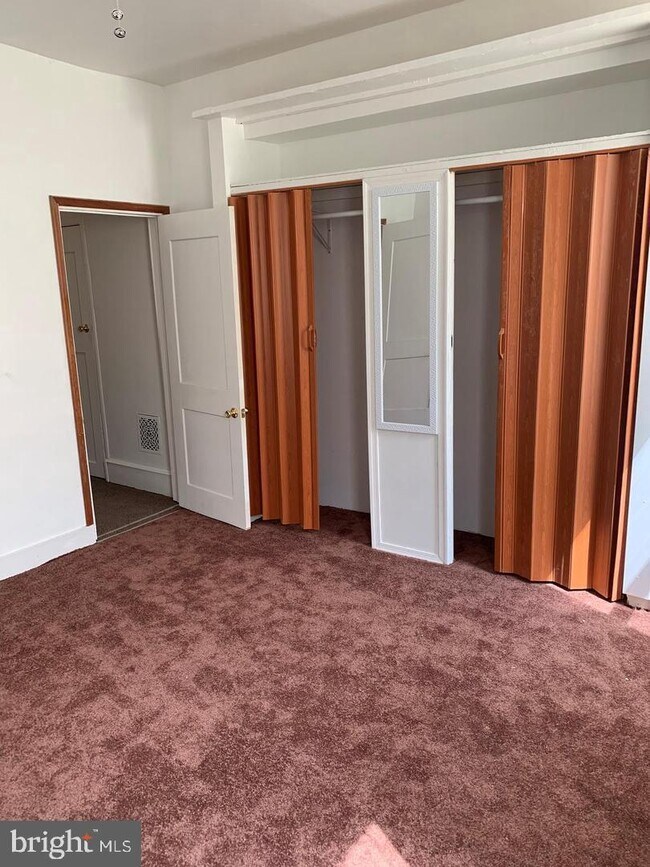 Foto del edificio - 3012 N Sydenham St