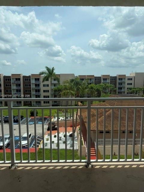 Foto del edificio - 6960 Miami Gardens Dr