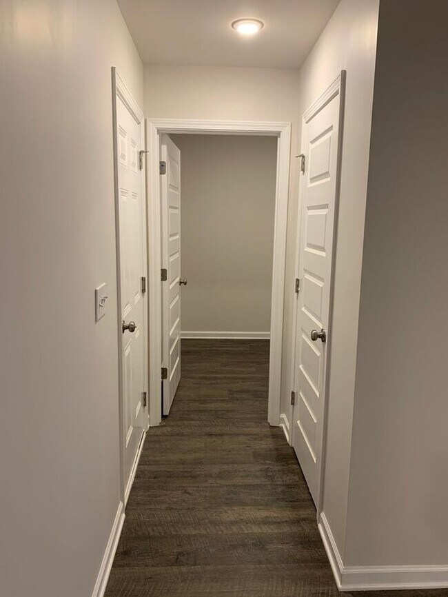 Building Photo - New Three Bedroom | Two Bathroom Home in K...