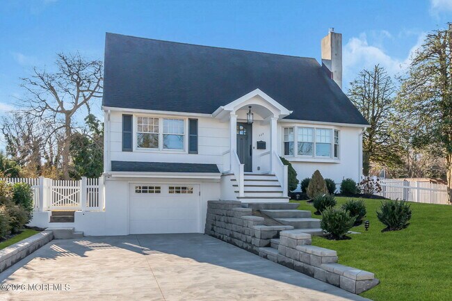 Building Photo - 723 Pitney Dr