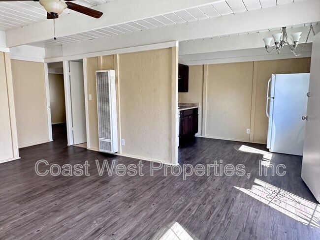 Building Photo - 3923 Hortensia St
