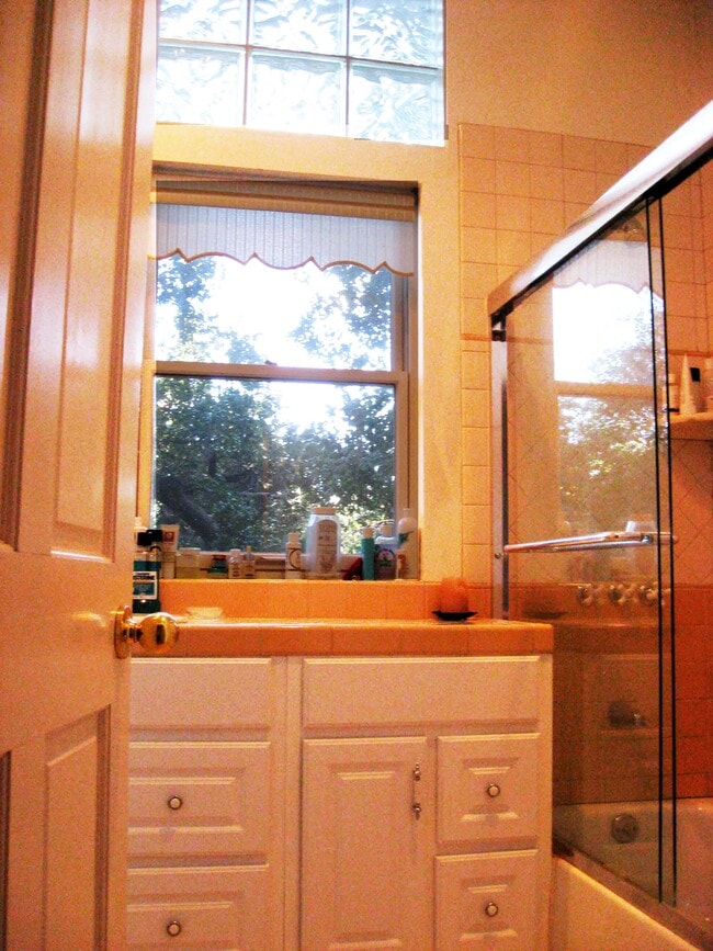 Foto del edificio - 21980 Alta Dr