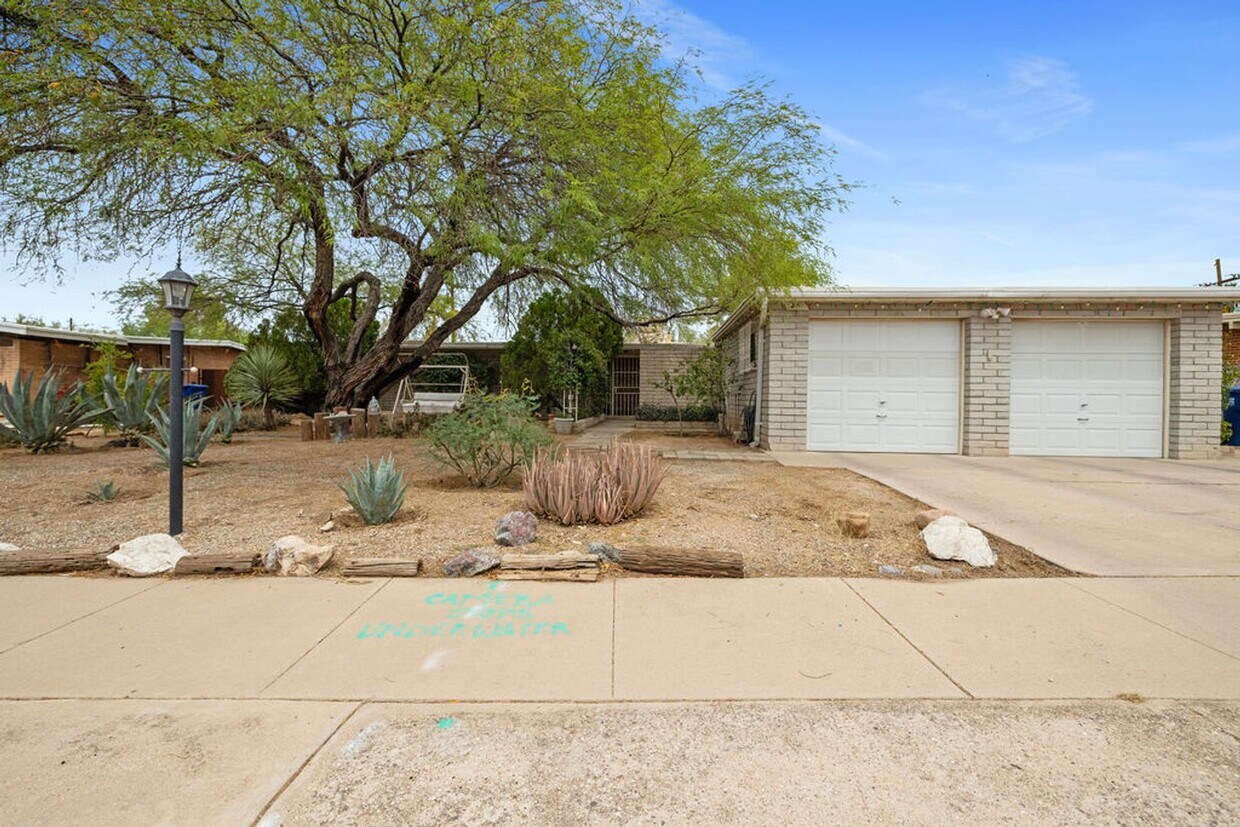 Primary Photo - Eastside 4 Bedroom Home with Pool