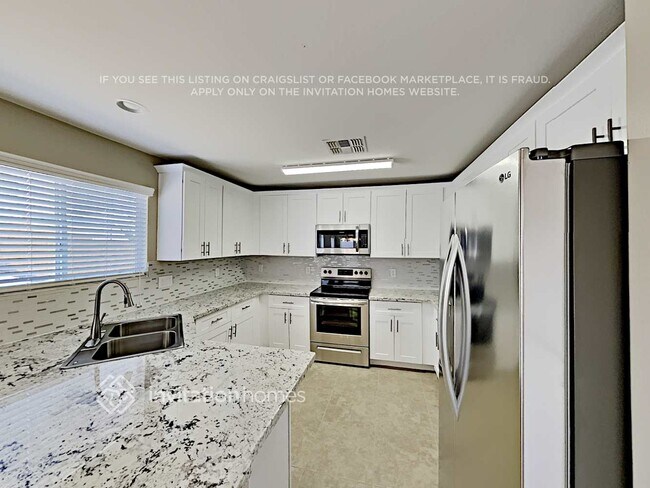 Foto del edificio - 22858 W Solano Dr