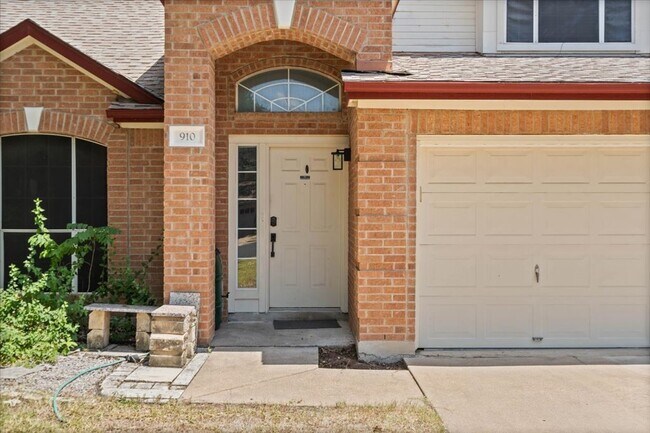 Foto del edificio - 910 Markham Ln