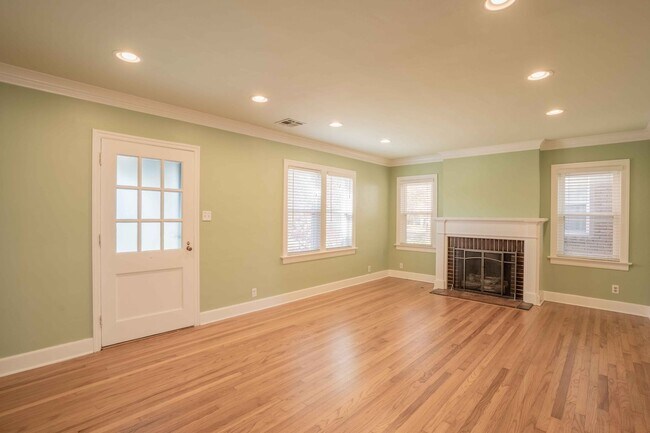 Foto del edificio - 3 Bed / 2 Bath Near Cherry St!