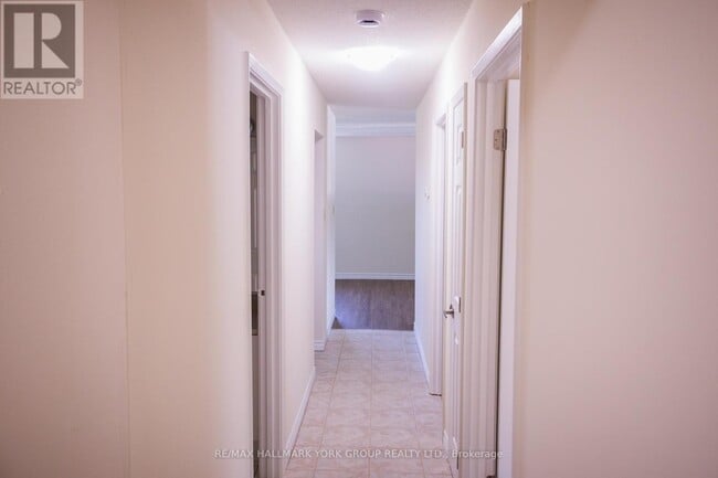 Building Photo - 141-141 Edgehill Dr
