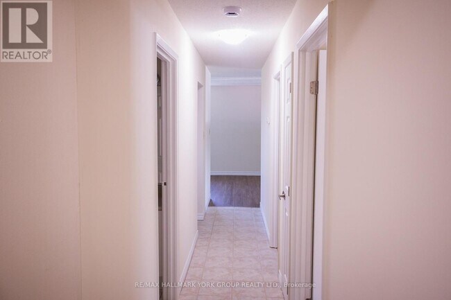 Photo du bâtiment - 141-141 Edgehill Dr