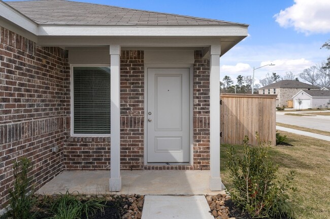 Building Photo - 925 Lago Laceno Ln