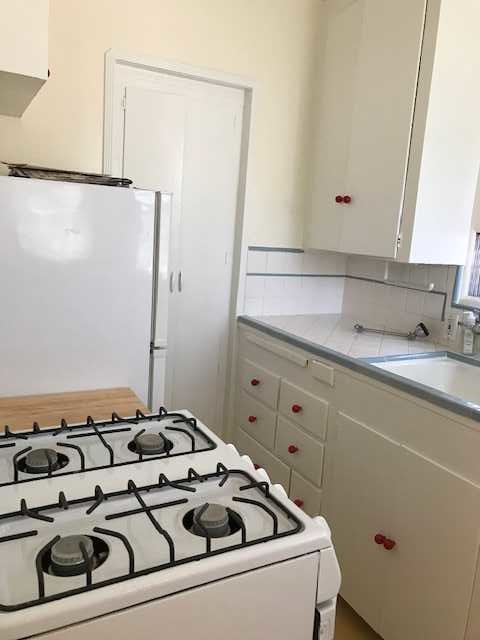 Foto principal - 1424 S Hayworth Ave