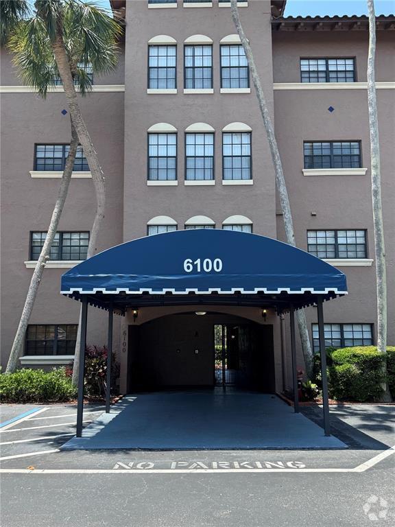 Building Photo - 6100 Gulfport Blvd S