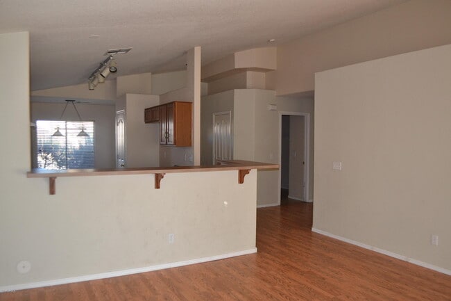Building Photo - 10449 W Granada Rd
