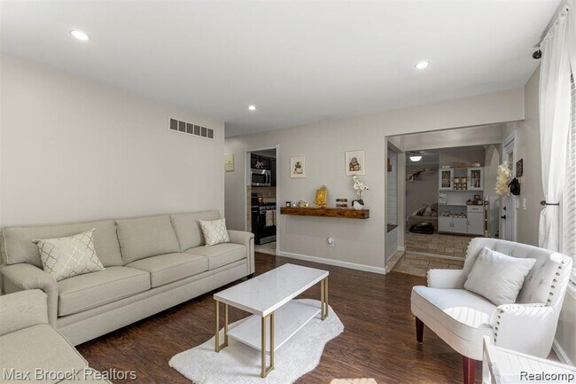 Foto del edificio - 43530 Westminister Way