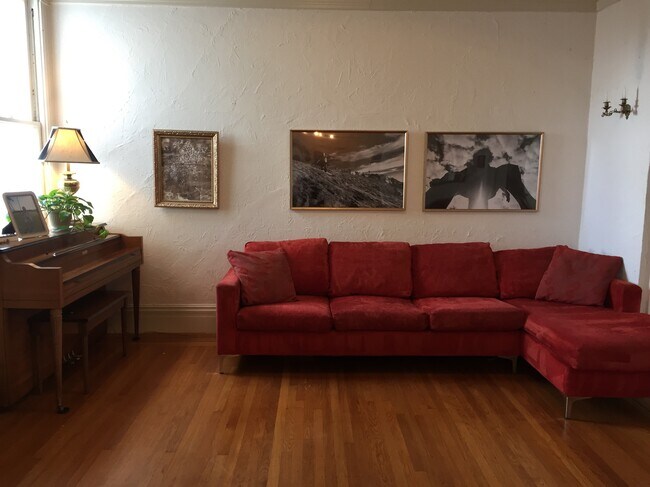 Main Living Room - 57 Montezuma St