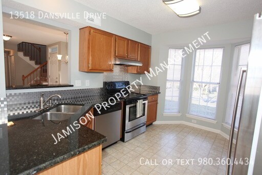 Building Photo - 13518 Dansville Dr